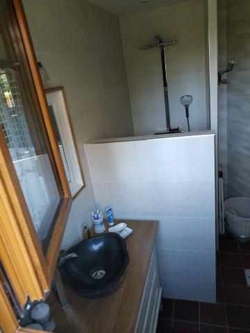 Rénovation complète de salle de bain avec douche à l'italienne et carrelage à Bourbon-l'Archambault 